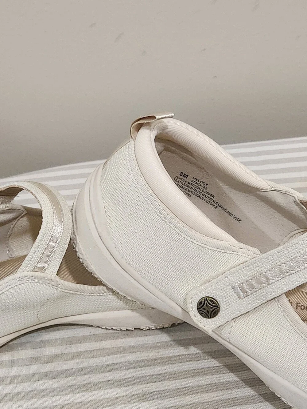 JSport by Jambu Women's White Mary Jane Flats - Picture 3 of 3